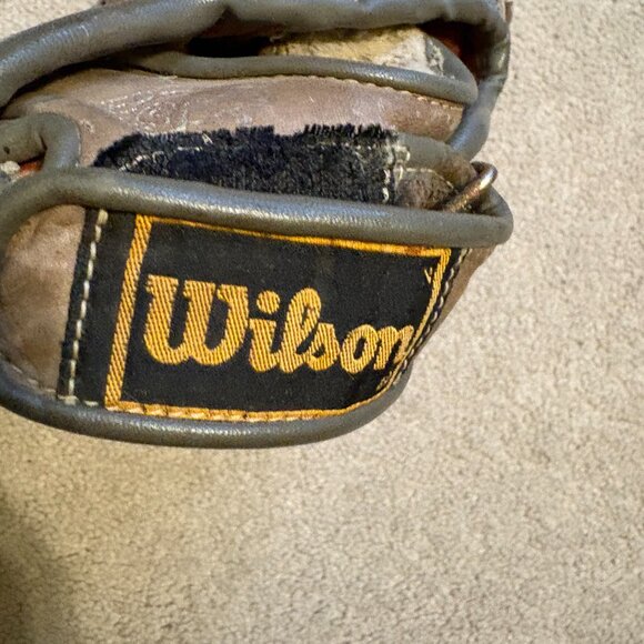 Wilson RHT Baseball Glove 12" A2044 Gray Air Lite Aggressor - Picture 7 of 7